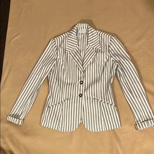 St. John sport blazer size 2 size p
